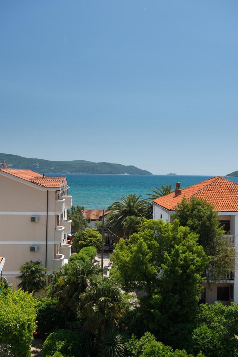 Apartments Grifone Lux Herceg Novi Exterior foto