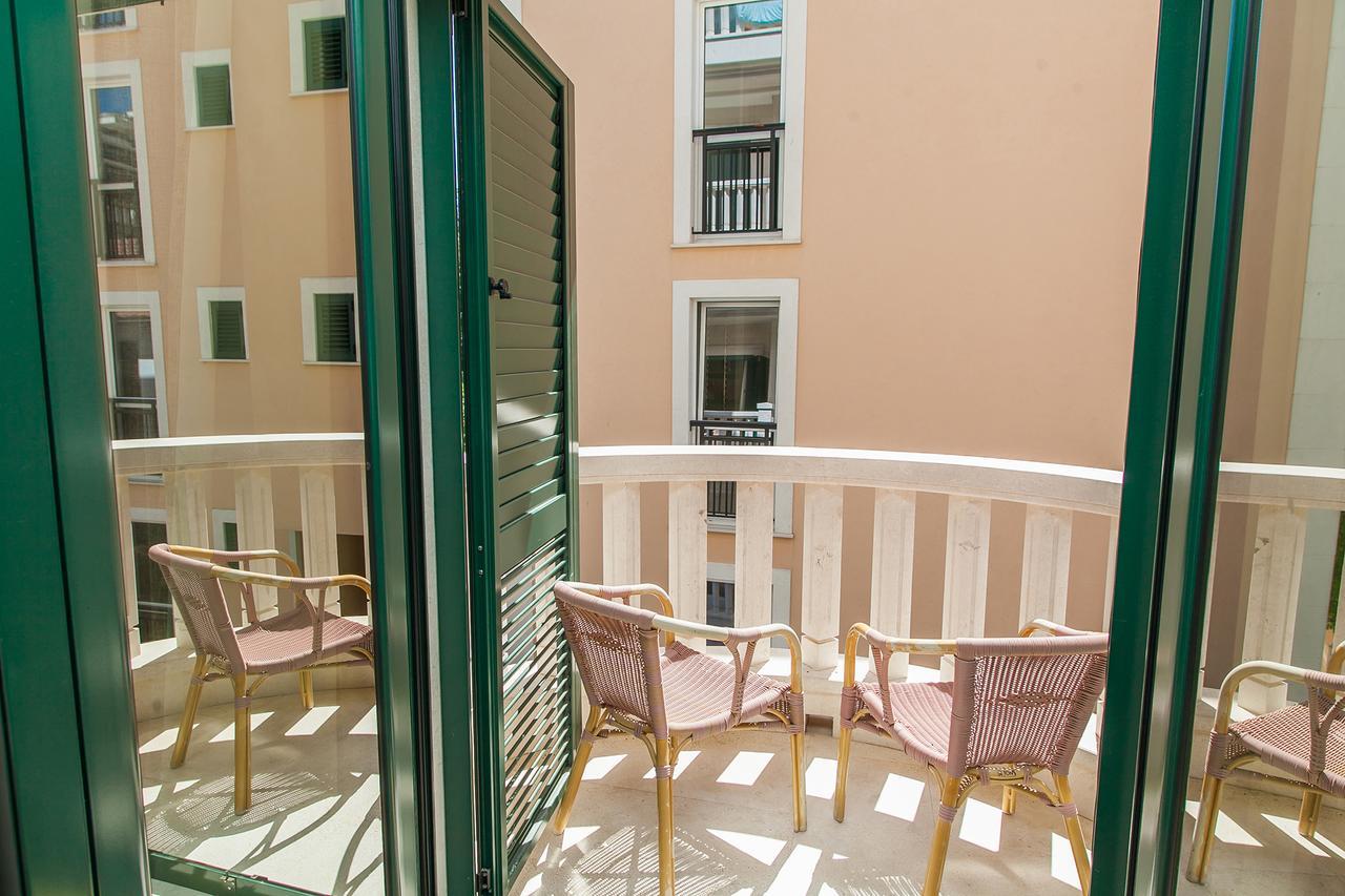 Apartments Grifone Lux Herceg Novi Exterior foto